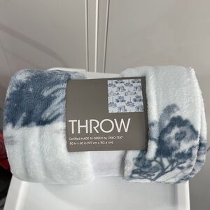 Blue and White Throw Blanket